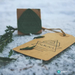 metka z pieczątką z logo Alruna